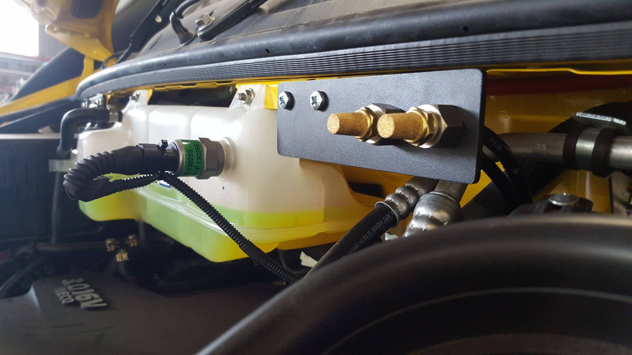 Why Land Rover Diff Breathers Clog on Trails — And How to Prevent It