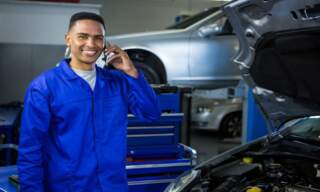 Common Engine Performance Issues Linked to Delayed Oil and Filter Replacement Services